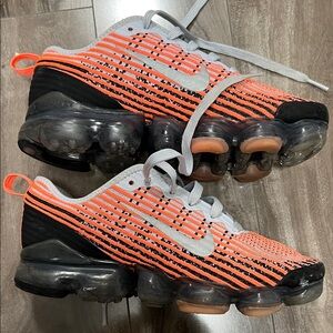 🔥🔥NIKE Kids’ Air VaporMax 2021 FK Sneaker